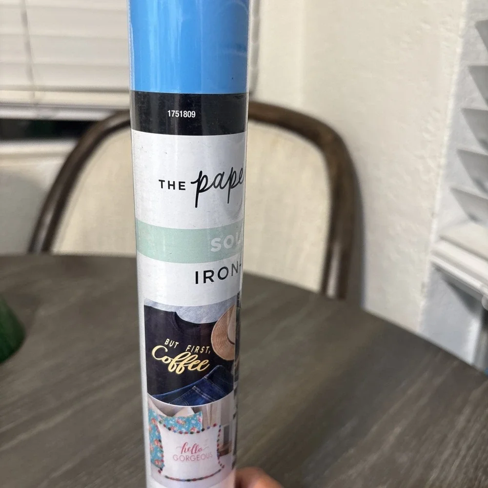The Paper Studio Iron-On Papercrafts 1751809 Blue Solid‎